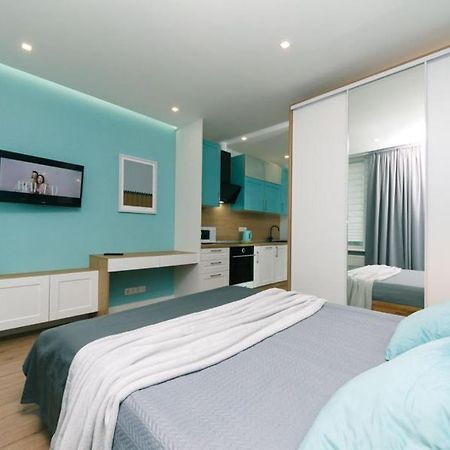 Happy Apartment, Warmth, Comfort, Turquoise Kiev Bagian luar foto